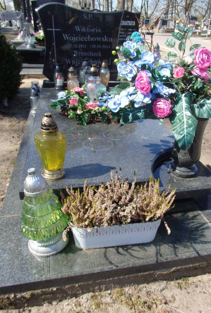 Grób WIKTORIA WOJCIECHOWSKA