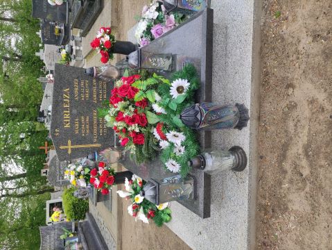 Grób MARIA KIRLEJZA