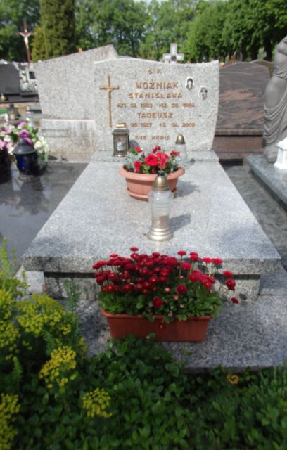 Grób TADEUSZ WOŹNIAK