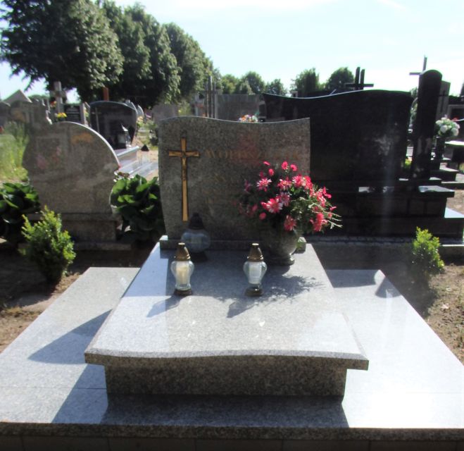 Grób ANNA WOŁOSZCZAK