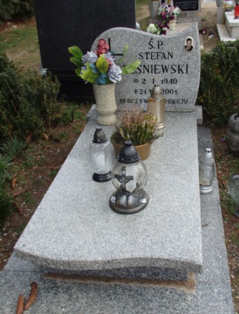 Grób STEFAN LEŚNIEWSKI