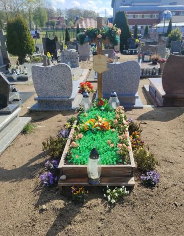 Grób TADEUSZ BŁAŻEJEWSKI
