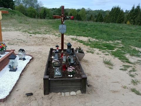 Grób JAROSŁAW MACIEJEWSKI